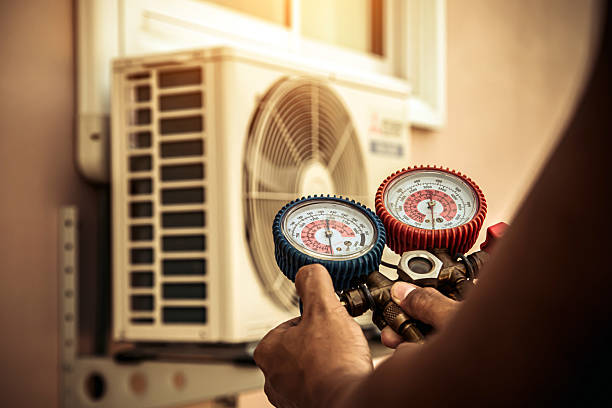 Professional Hvac Repair technician working in Hampton, IL